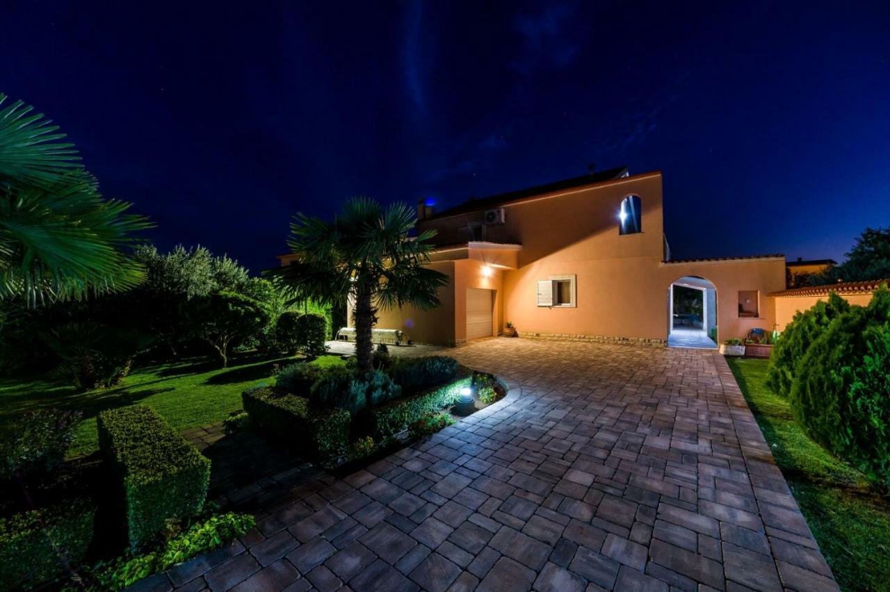 Navis Luxury Villa 沃迪切 外观 照片