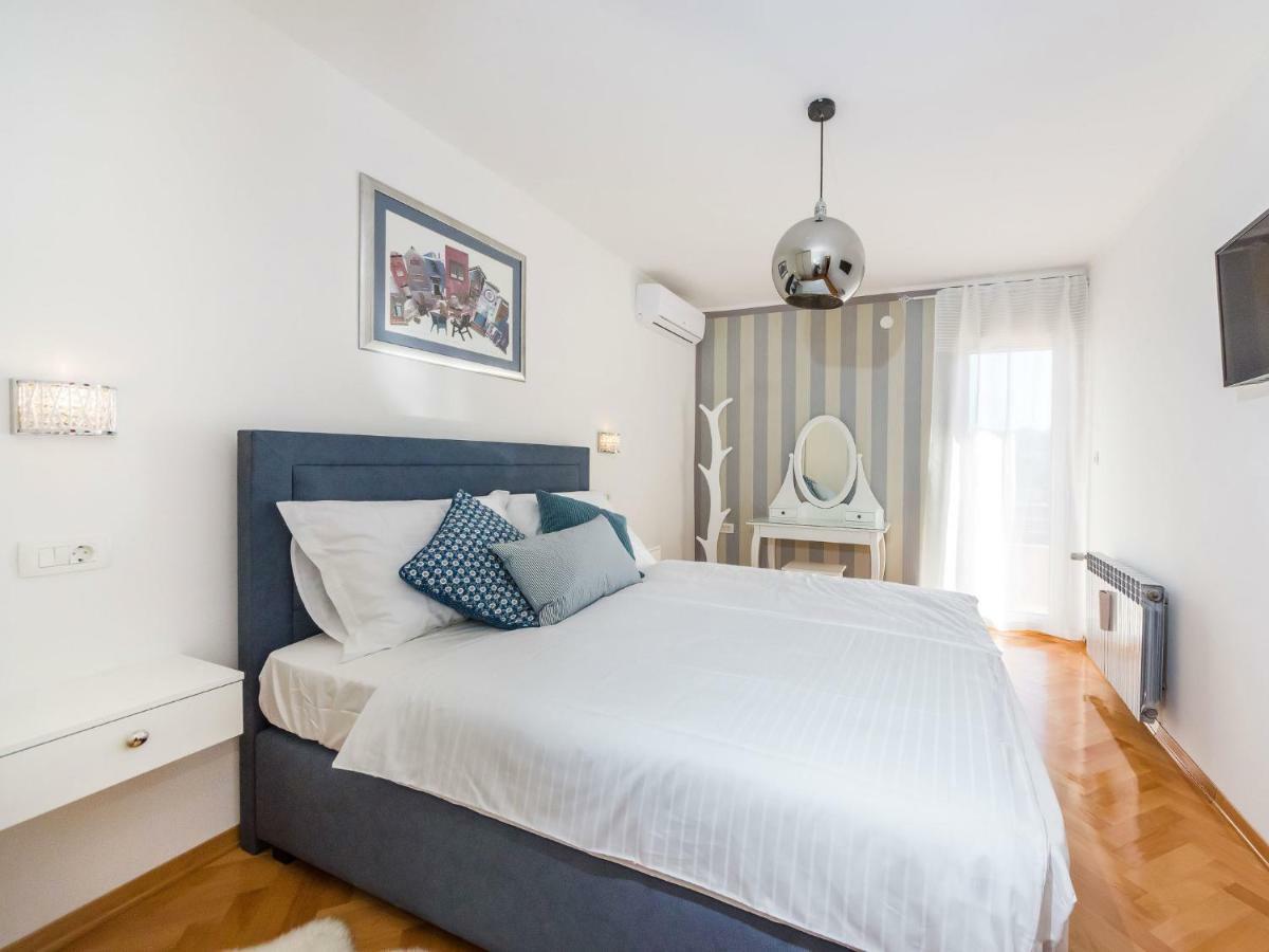 Navis Luxury Villa 沃迪切 外观 照片